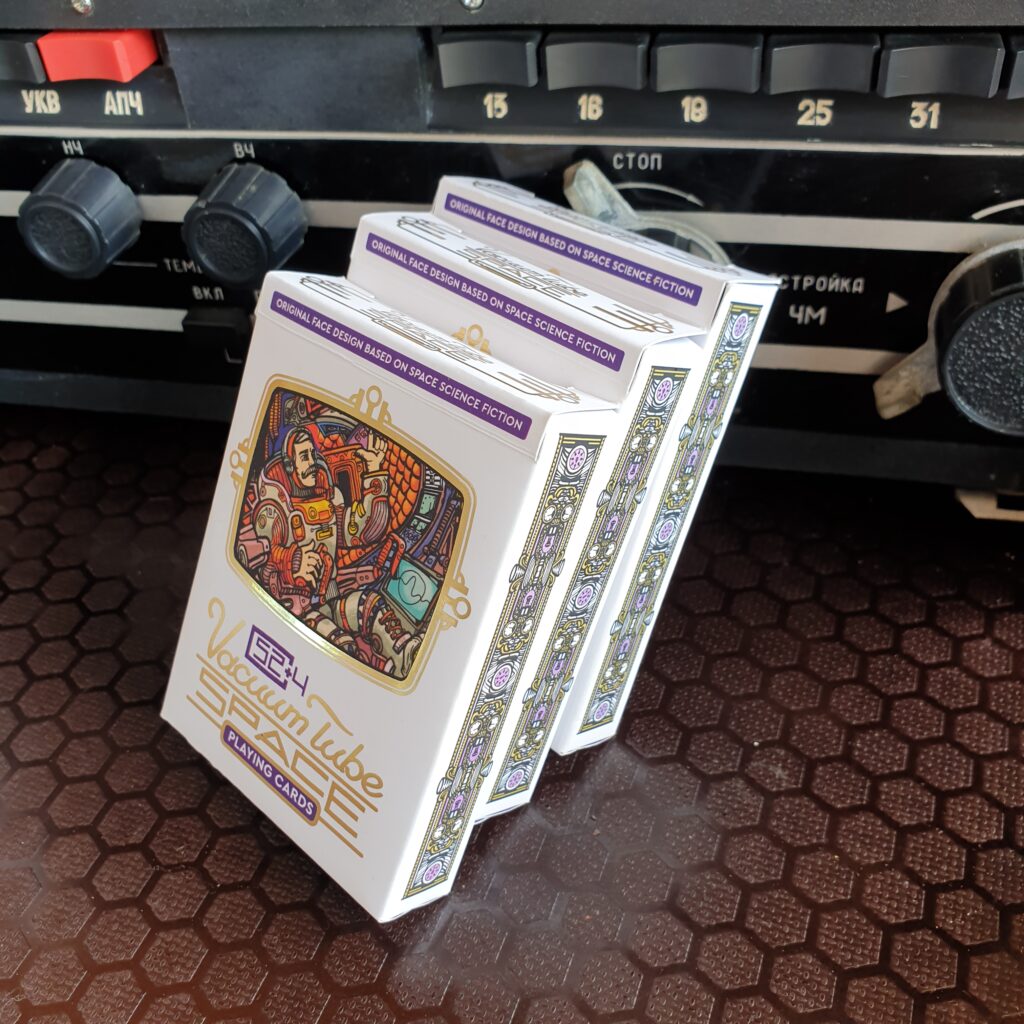 Коробка для Vacuum Tube Space Playing Cards