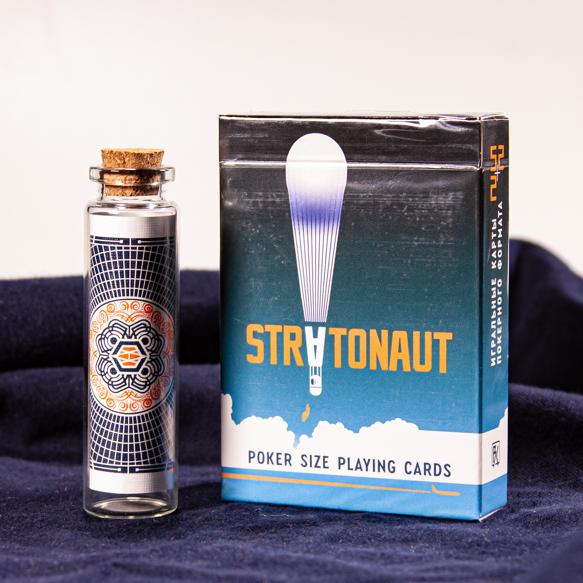 Флакон с игральной картой Stratonaut - vial